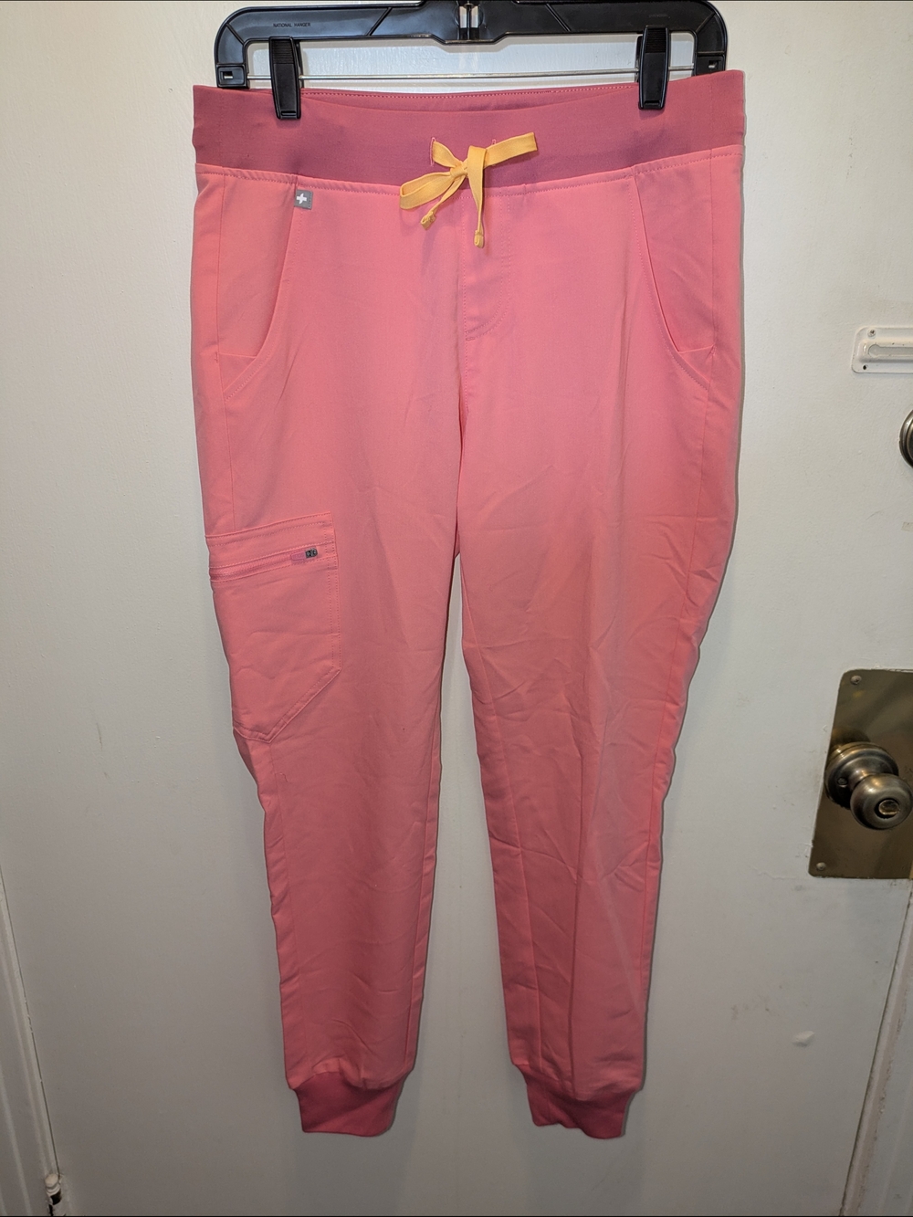 Figs Coral Pink Scrub Set with Yellow Neck Tie Size Small - Picture 5 of 7